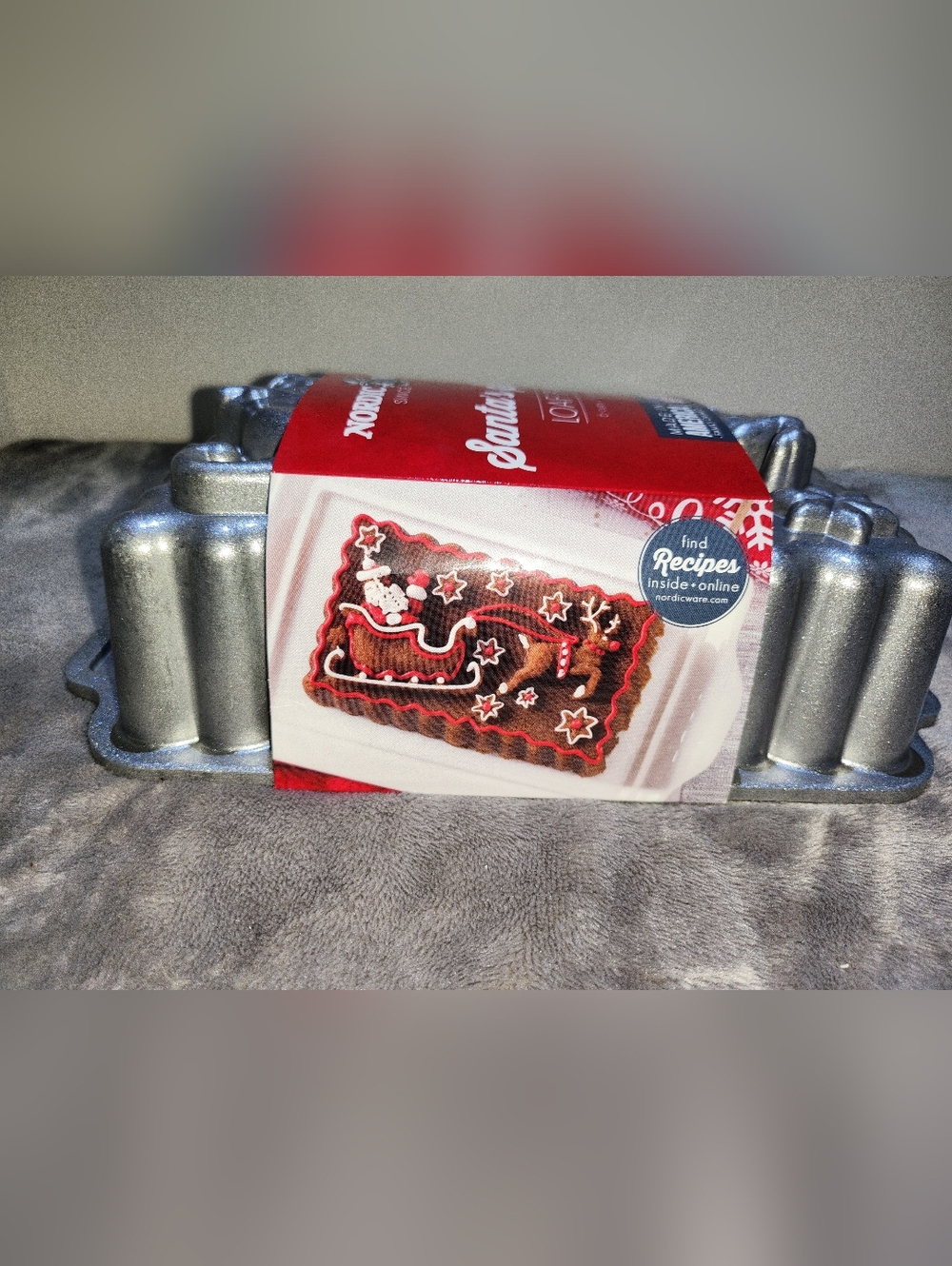 Nordic Ware Santa's Sleigh Loaf Pan - Picture 2 of 5
